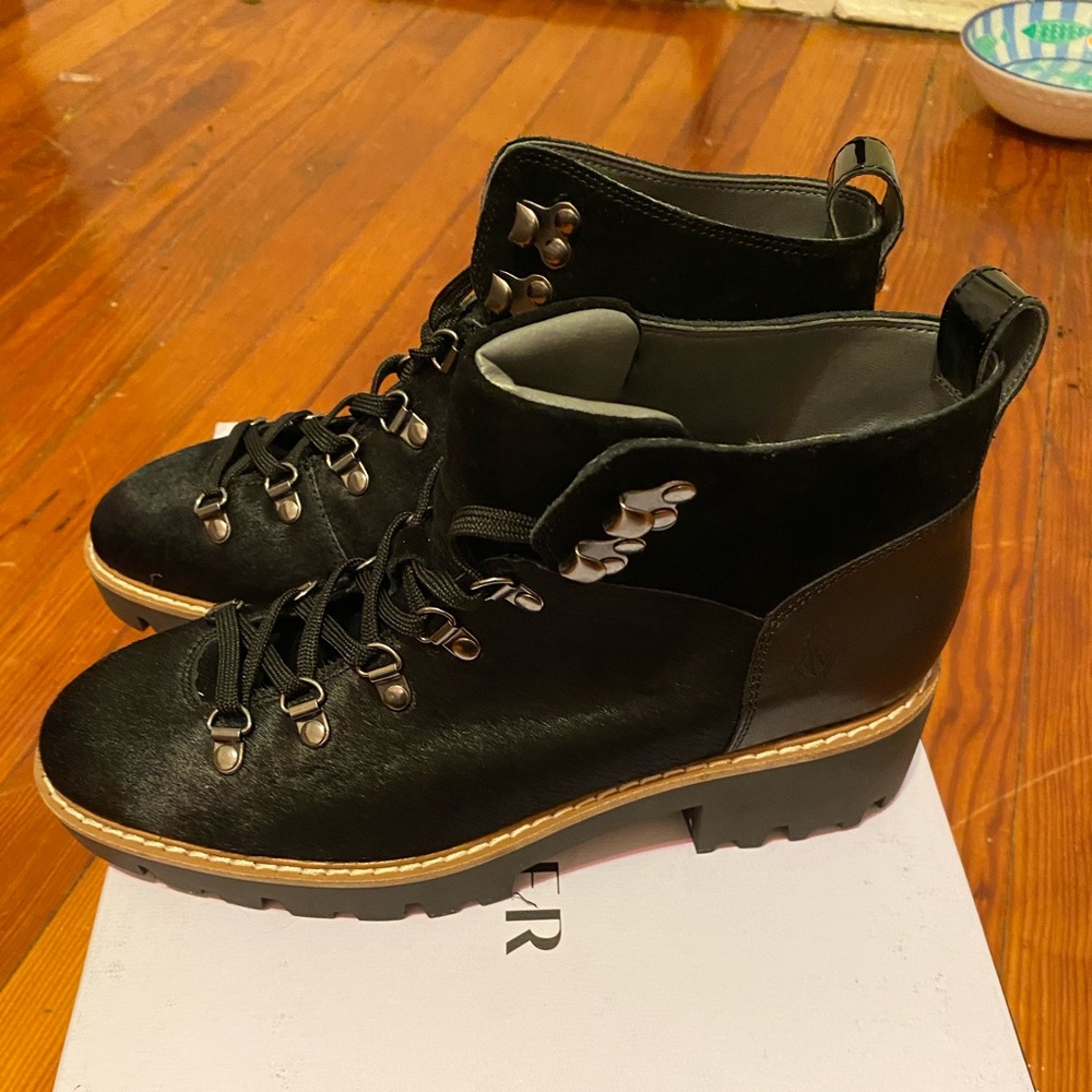 Beautiful Donald Pliner boots. Never used